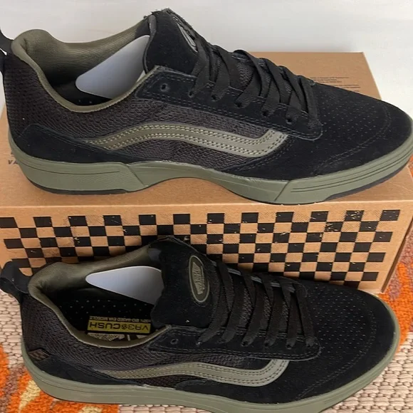 Vans WMNS Zahba
Fatigue/Black
VN0007QQFTB
SNEAKERS - Picture 3 of 16